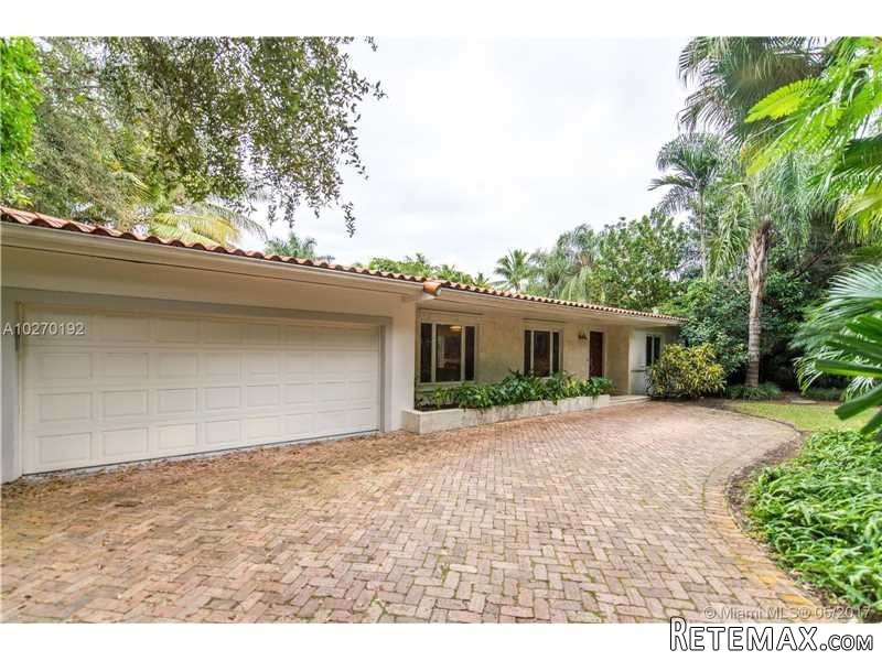 3 bedroom House For Sale: 3851..