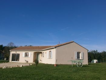 Lovely 4 Bedroom House On 2.433m2