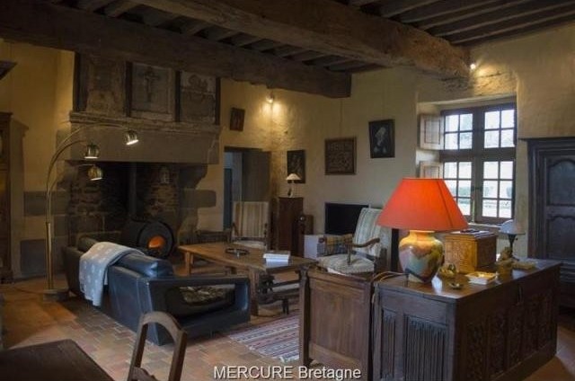 6 bedroom House For Sale: 45110.. - 2