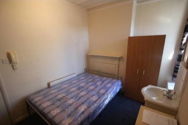 Flat/Apartment To Let in London