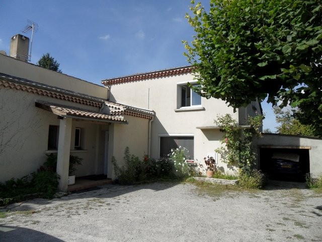 House On 1890m2 Plot with Nice Pool - 2