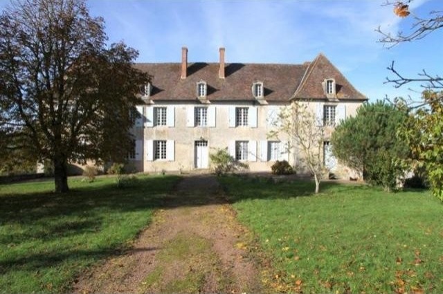 8 bedroom Manor House For Sale: 86430.. - 2