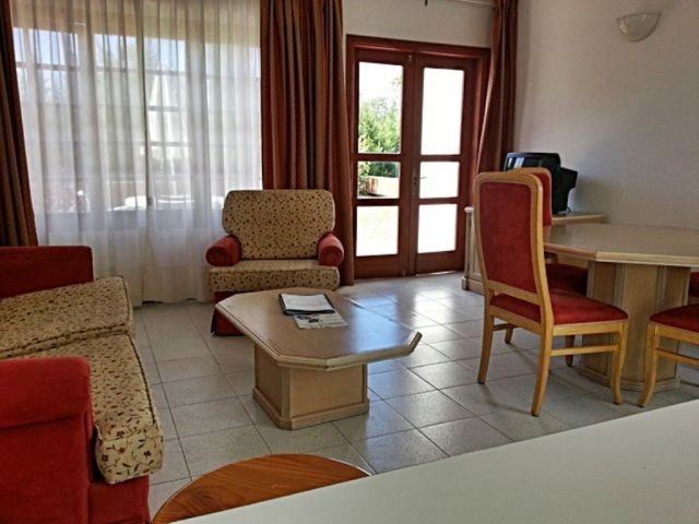 2 Bedroom Apartment, Island Village.. - 2