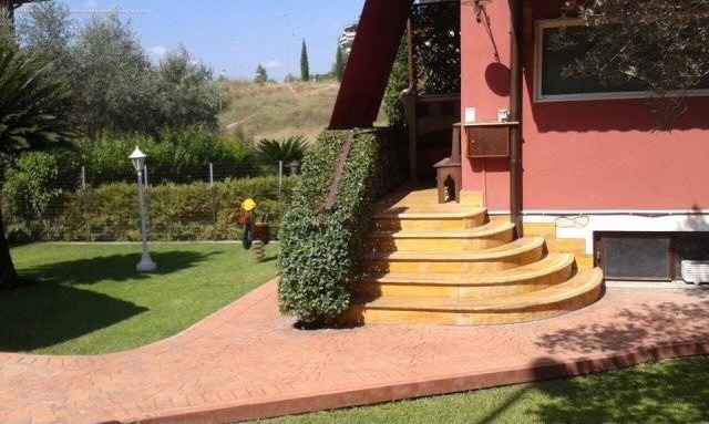 2 Bedrooms - Townhouse - For Sale - 2