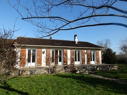 Spacious bungalow in Verteuil - 2