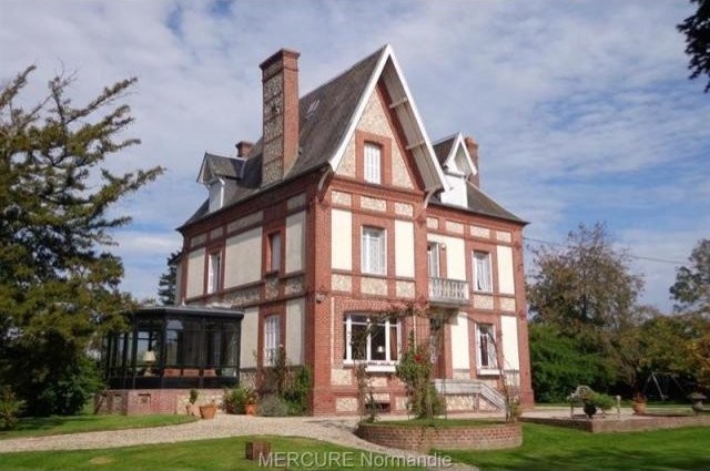 7 bedroom House For Sale: 27210..