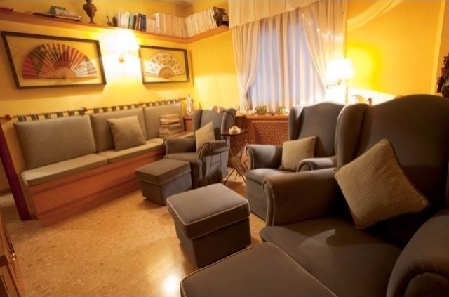 Spacious Apartment Located In The Plaza.. - 2