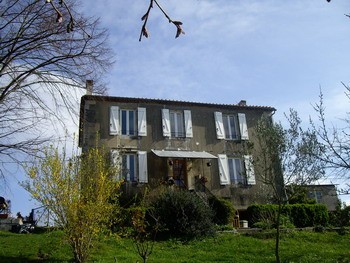 Beautifully Renovated House With Superb.. - 2