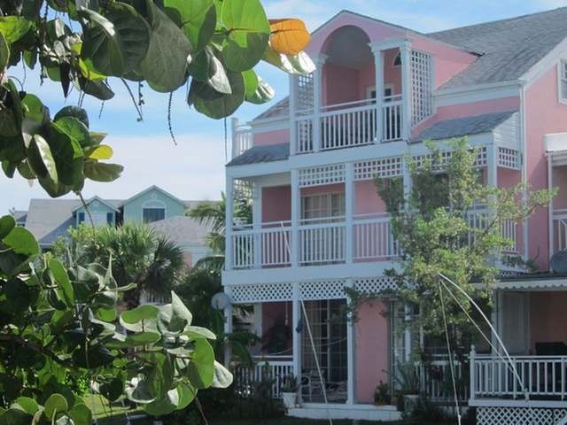 Apartment/townhouse - On offer is a..