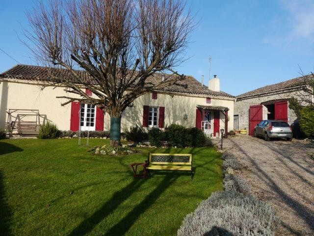 2 Bedroom Detached House For Sale