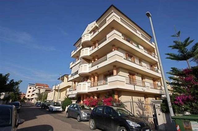 1 Bedroom - Apartment - For Sale