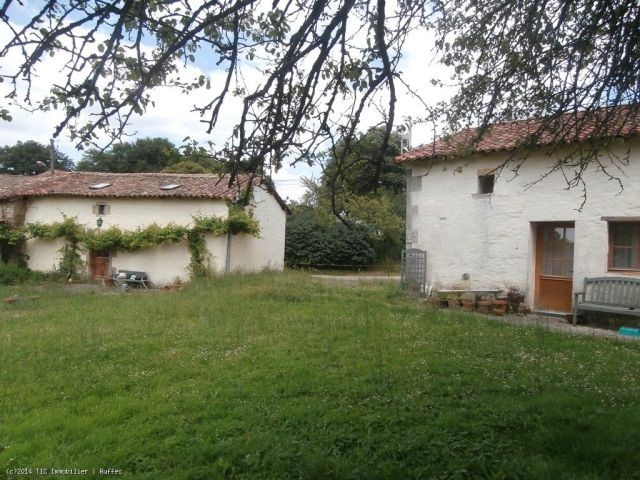 2 small cottages to refresh - Close to..