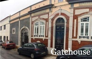 Investment Opportunity In Estoi For..