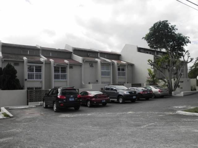 Apartment/townhouse - Spacious 2..