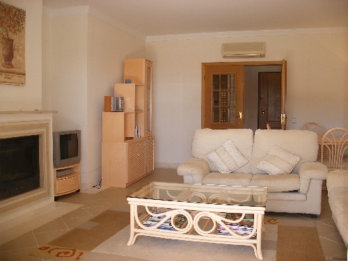 Lovely spacious 2 bedroom Apartment.. - 2