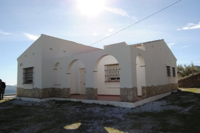 Villa for Sale in Canillas De Albaida..