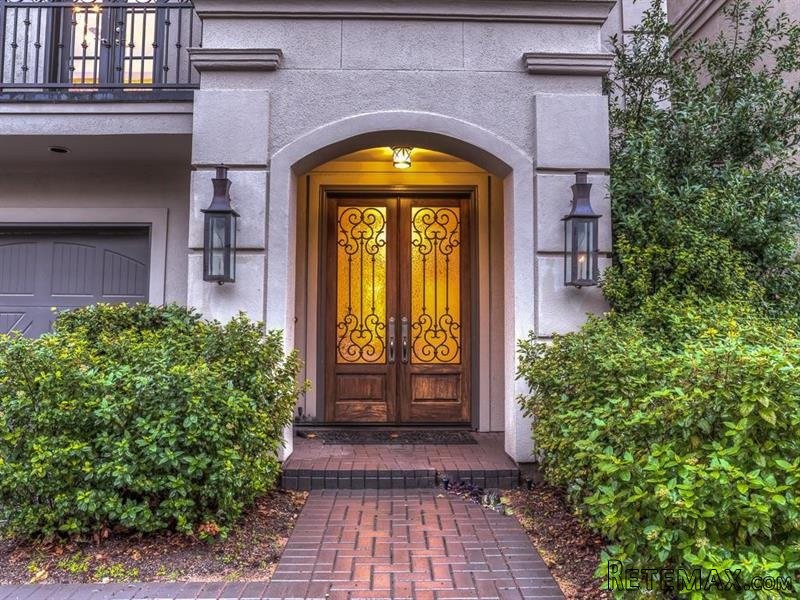 3 bedroom House For Sale: 2011 Windsor.. - 2