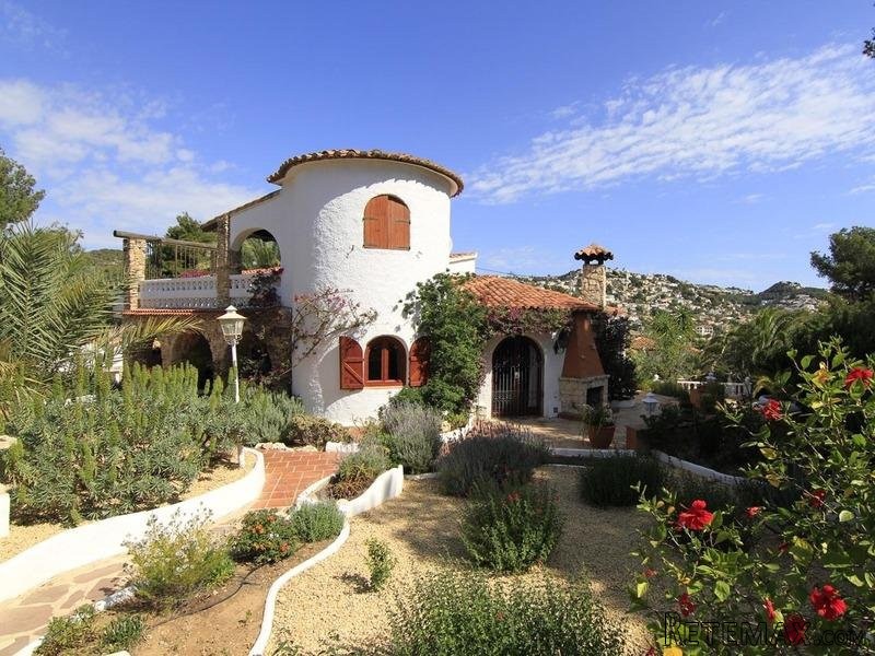 6 Bedrooms - Villa - Alicante - For Sale