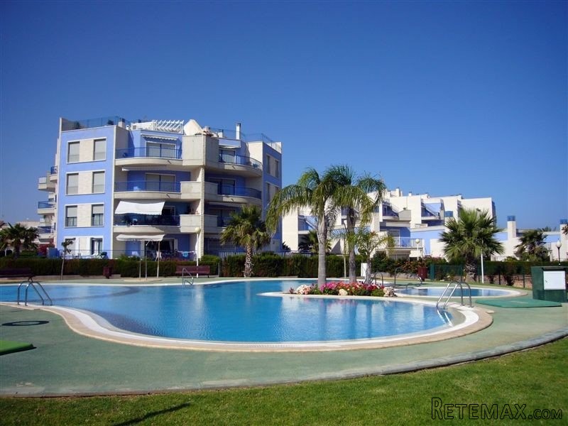 3 bedroom, 2 bathroom Apartment, (build..