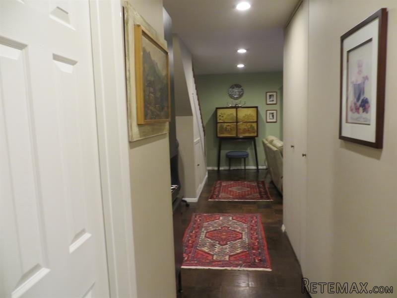 2 bedroom Commercial Property For Sale:.. - 2