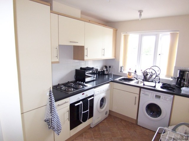 2 bedroom flat in Kemsley, SITTINGBOURNE - 2
