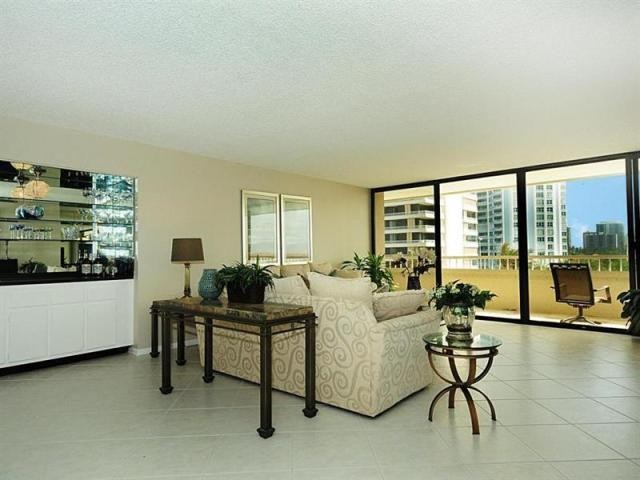 3 bedroom Residence For Sale: Singer.. - 2