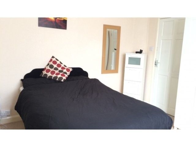 ROOM TO LET IN DAWLEY - ALL BILLS..