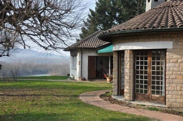 4 bedroom Character For Sale: 01600..