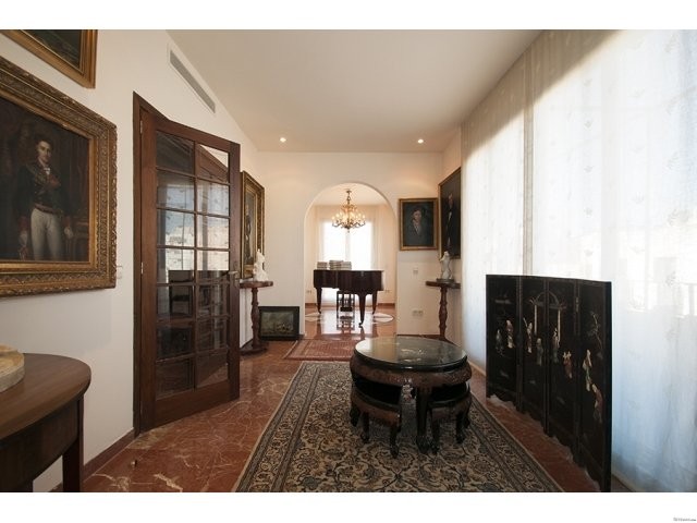 Elegant Apartment Over Vara De Rey - 2