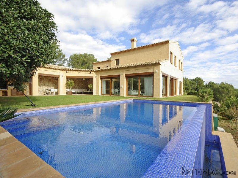 3 Bedrooms - Villa - Alicante - For Sale