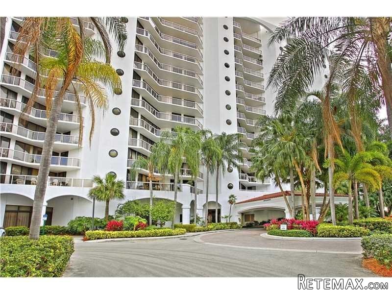 2 bedroom Flat For Sale: 3610 Yacht..