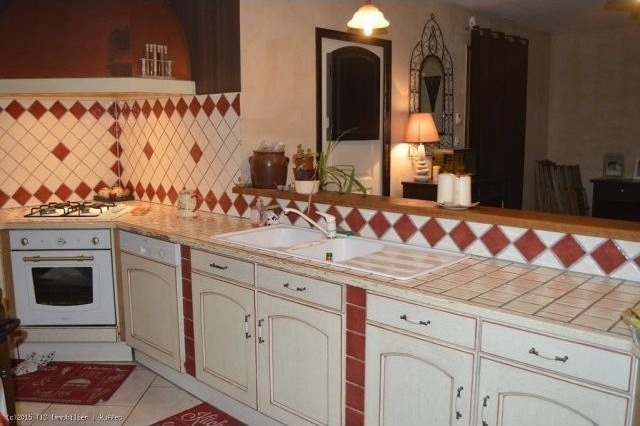 Beautiful Bungalow With Large Garage.. - 2