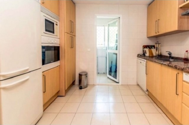Stunning Garden Apartment With Front.. - 2