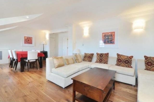 3 Bedrooms - Flat - London - For Rent