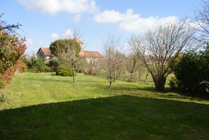 Village property with pretty garden.. - 2