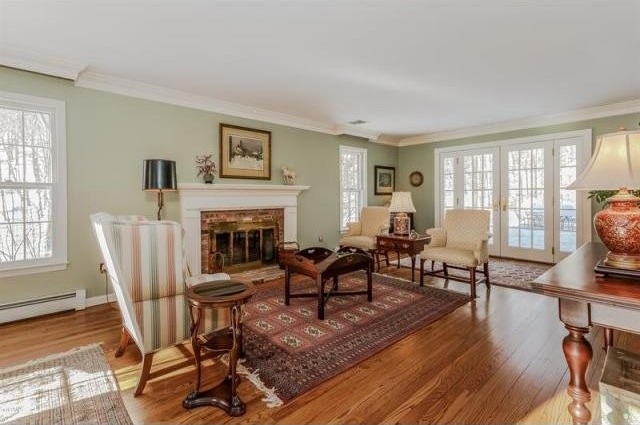 4 bedroom Residence For Sale: Pound.. - 2