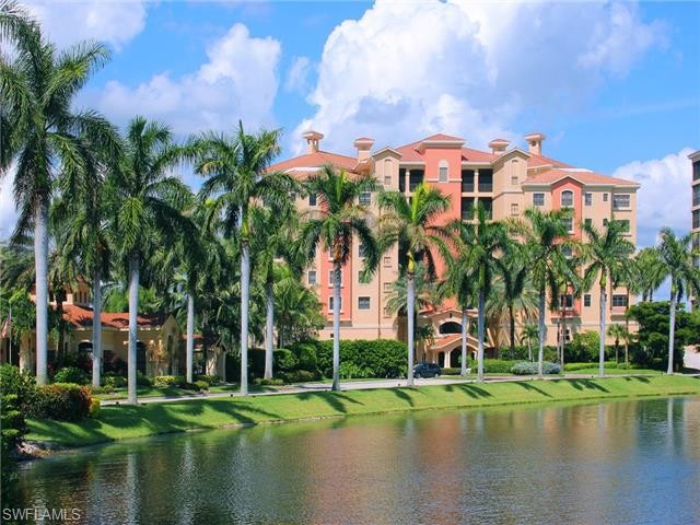 2 bedroom Condominium For Sale: Fort..