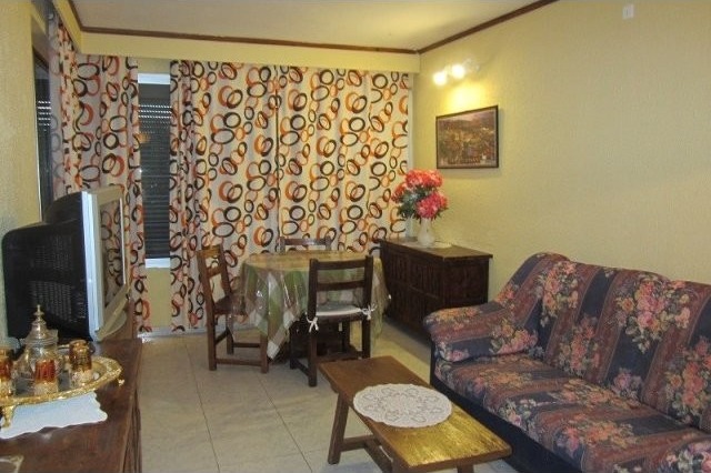 Apartment - This 2 bedroom 1 bathroom..