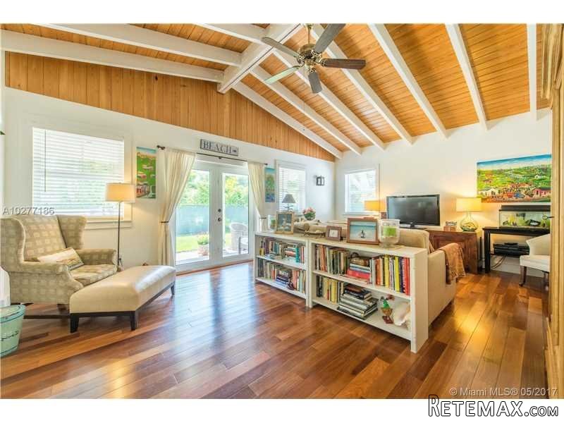 3 bedroom House For Sale: 8215 SW 62 Ct - 2