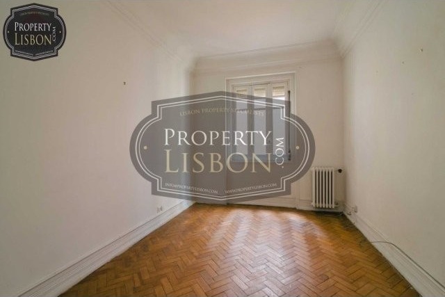 T5 Lisbon Apartment for Sale, Marques..