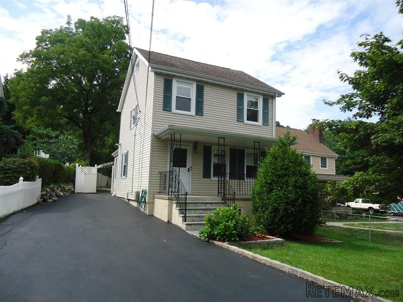 5 bedroom Flat For Sale: 16 Taxter Road..