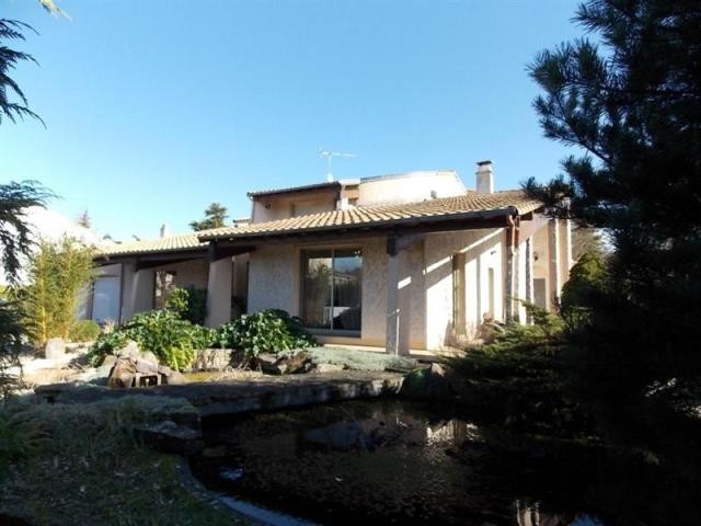 5 bedroom Villa For Sale: 79000 NIORT