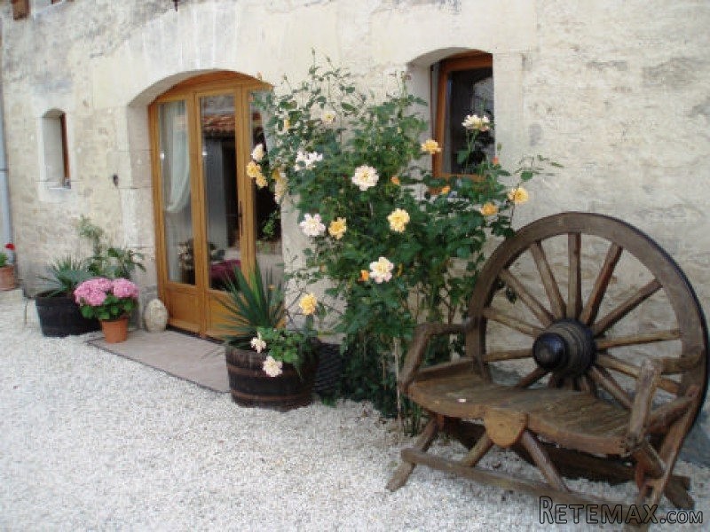 Character Stone House With Garden.. - 2
