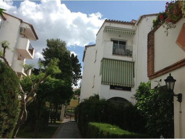 Apartment - An immaculate top floor..