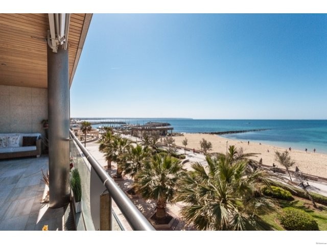Beautiful frontline Apartment in..