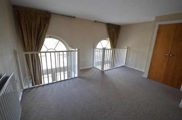 2 bedroom Terraced House For Sale:.. - 2