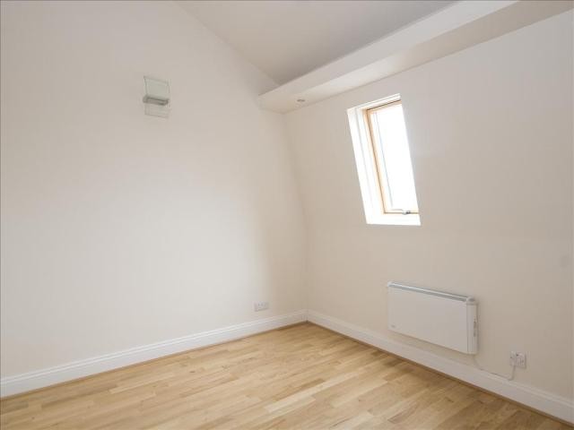 Clarence Place, E5