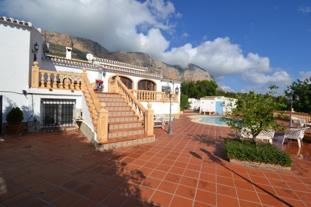 Lovely 5 Bedroom Villa With Fantastic.. - 2