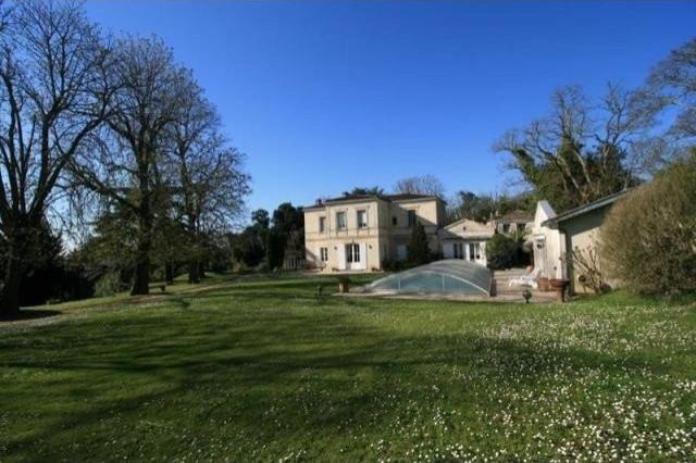 9 bedroom House For Sale: 33000 BORDEAUX - 2
