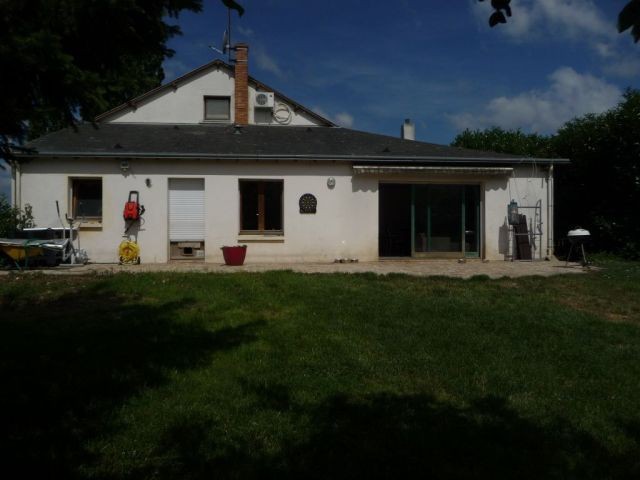 Nice House with 4 Bedrooms - 2